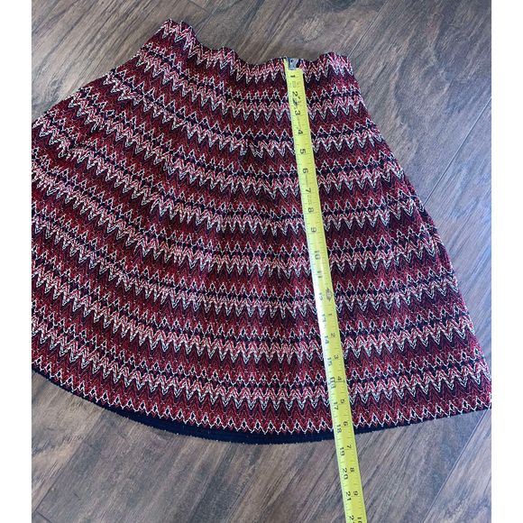 H&M Patterned Stretch Pleated Skirt - Picture 8 of 9